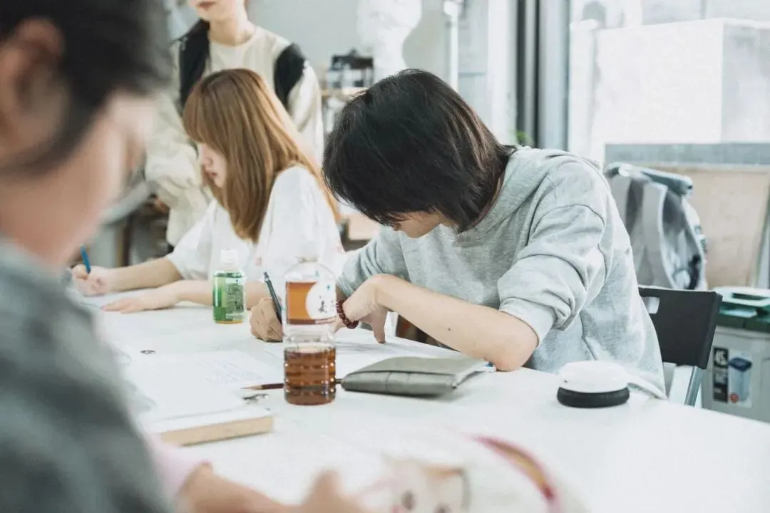留学备考学生课堂学习实拍图